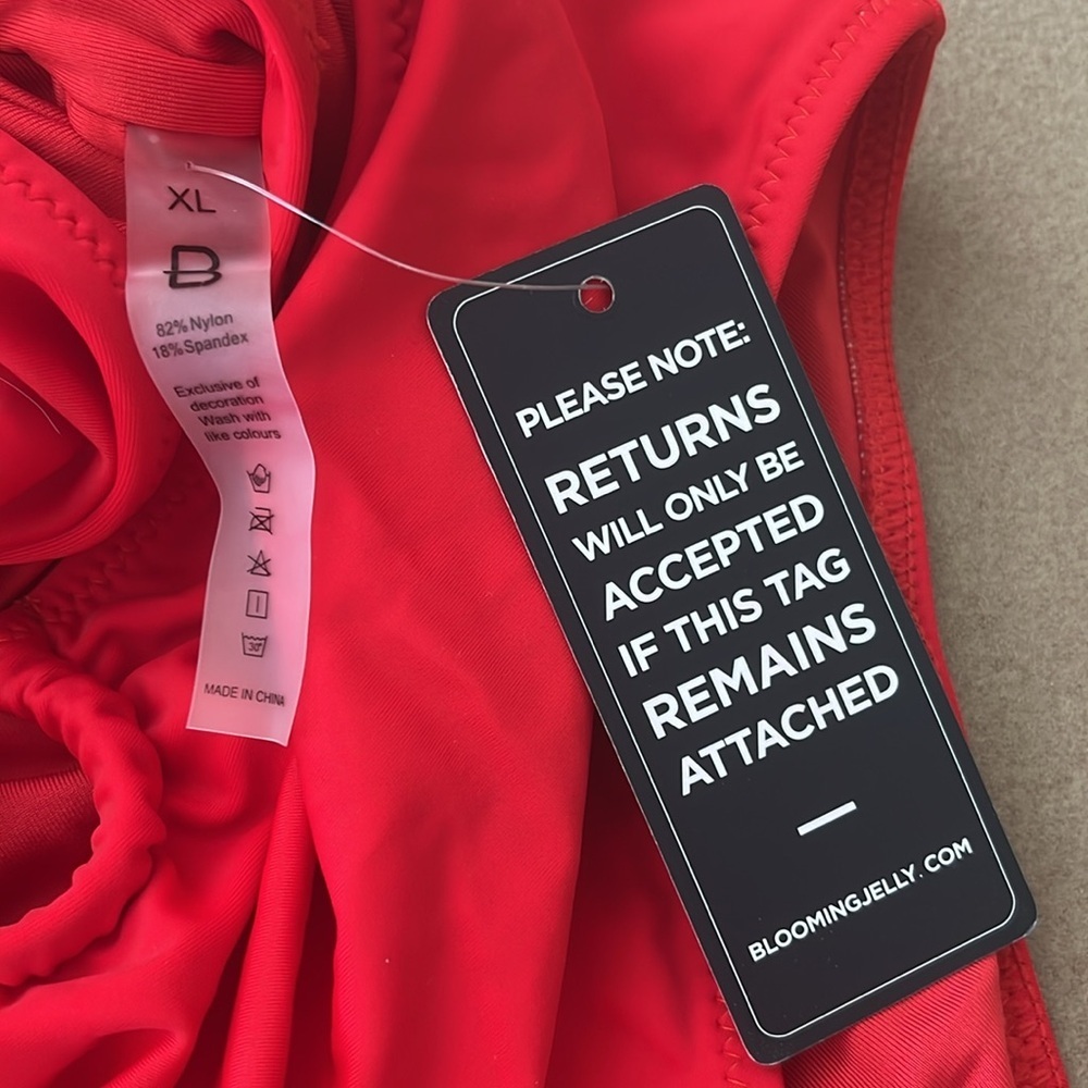 BLOOMING JELLY NWT Red One Piece Swimsuit- XL - Picture 6 of 10